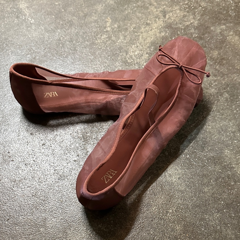 Zara Women's Mauve Ballet Flats